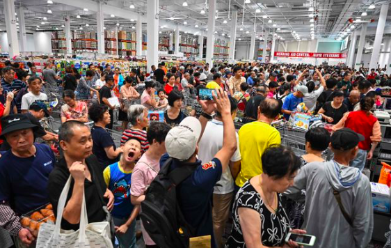 ¡De locura! El primer Costco en China causa total conmoción