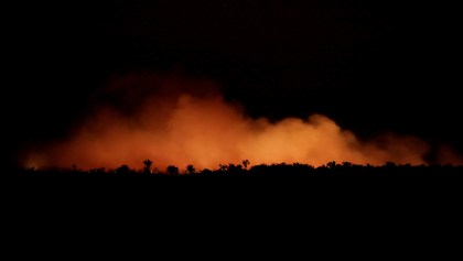 Bolsonaro autoriza envío del Ejército para combatir incendios del Amazonas