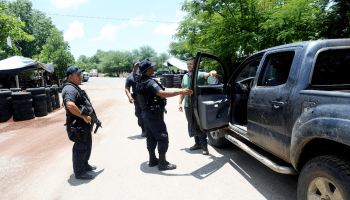 Ante violencia y enfrentamientos, suspenden festividades patrias en Tepalcatepec, Michoacán