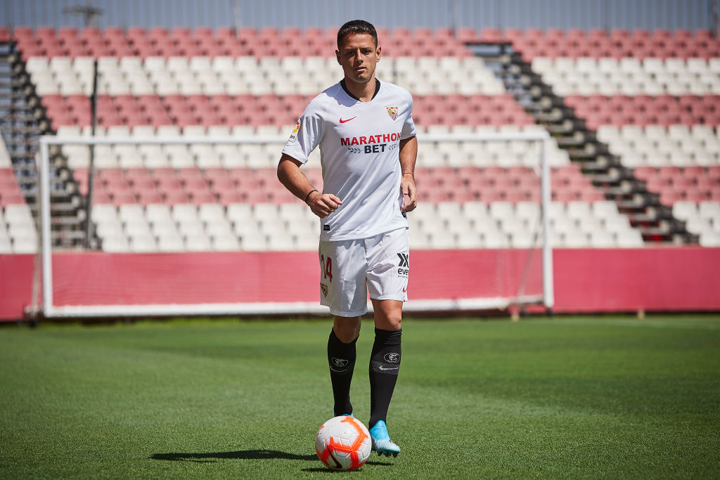 'Chicharito' reveló cómo lo contactó el Sevilla y lo difícil que será estar en el equipo