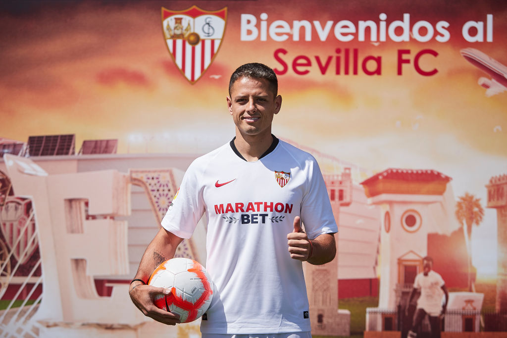 'Chicharito' reveló cómo lo contactó el Sevilla y lo difícil que será estar en el equipo