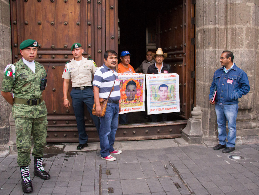 reunión-ayotzinapa-fgr-palacio-nacional