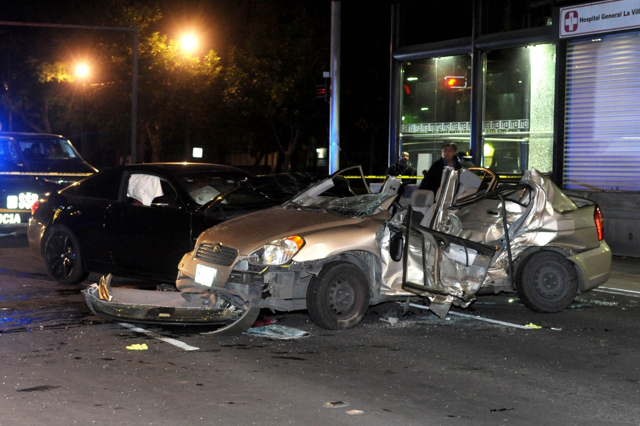 Conductor que aparentemente traía unas copitas de más, provoca un fatal accidente