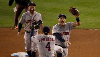 ¡Astros se llevan el Juego 5 y tienen ventaja en la Serie Mundial!