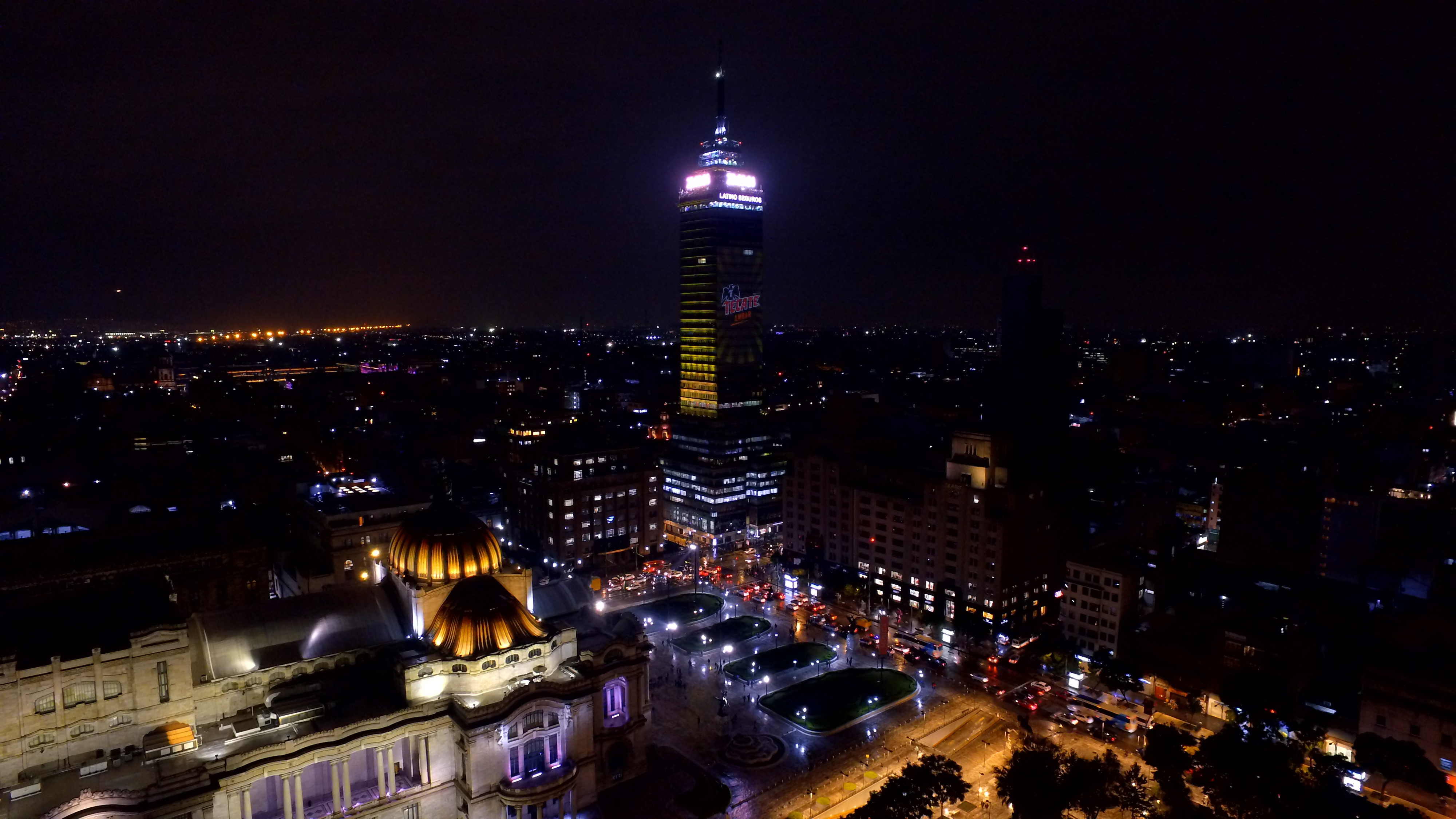 Tecate Ambas Torre Latinoamericana 02