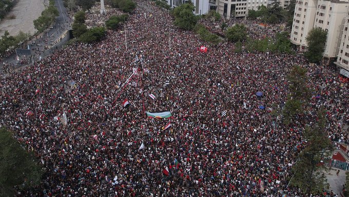 imagenes-fotos-videos-impresionante-marcha-chile-pinera-grande-que-pasa-04