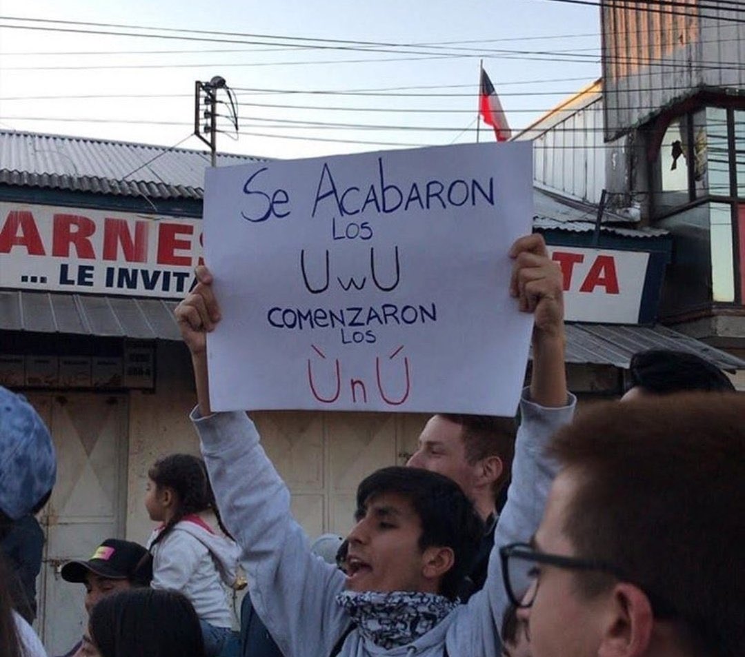 ¡Joya! Jóvenes otakus de Chile salen a manifestarse vestidos de sus personajes favoritos