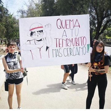 ¡Joya! Jóvenes otakus de Chile salen a manifestarse vestidos de sus personajes favoritos