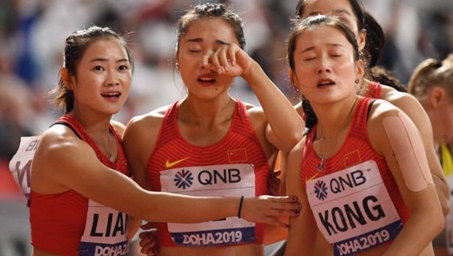 El tremendo OSO de China en relevos 4x100: se equivocaron y corrieron hacia atrás