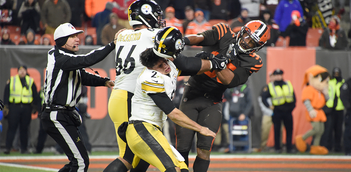 De no creer: Fans de los Browns crean piñata de Mason Rudolph y la rompen a cascazos