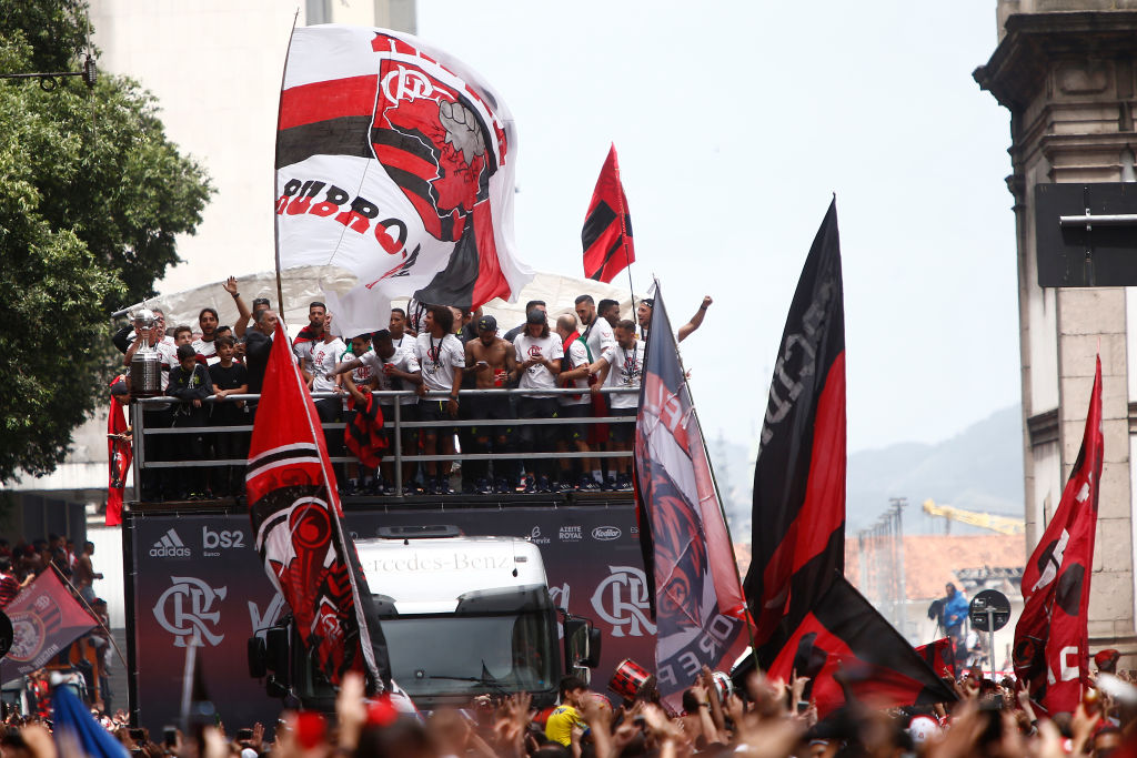 En imágenes y video: Flamengo celebró con miles de aficionados su título de la Copa Libertadores