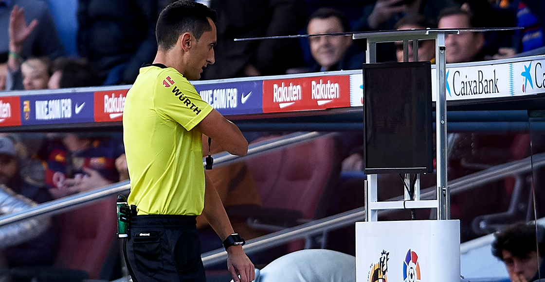 Cuatro jugadas en 30 segundos: Así actuó el VAR en El Clásico de España