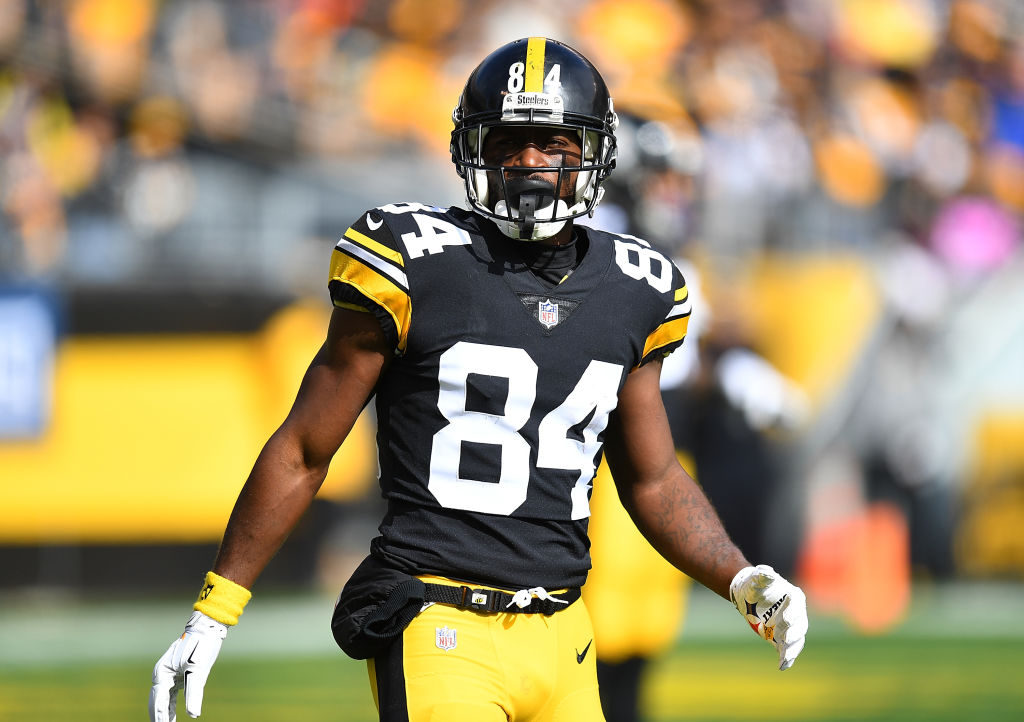 Antonio Brown queda libre del arresto domiciliario pero esperará fecha de juicio