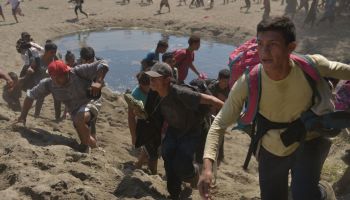 Caravana-migrante-rio-suchiate