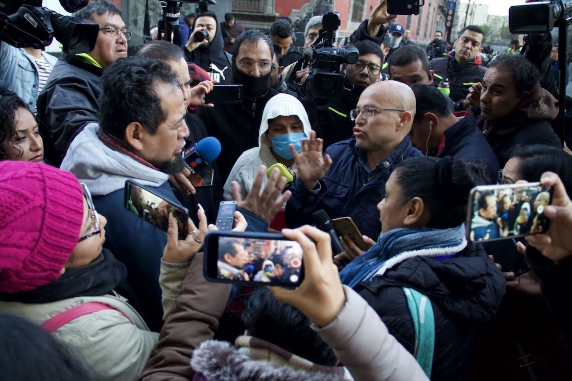 protesta-papás-hospital-infantil-medicinas