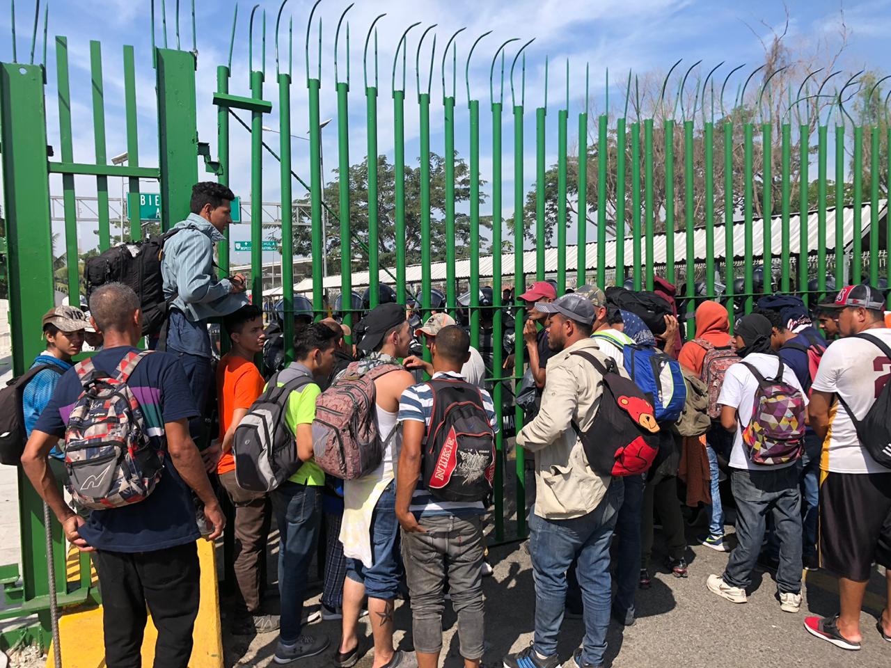 Guardia Nacional cierra fronteras con Guatemala e impide entrada de nueva caravana migrante