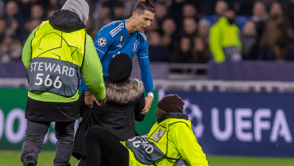 El video de Cristiano Ronaldo 'despreciando' y empujando a una mujer que se volvió viral