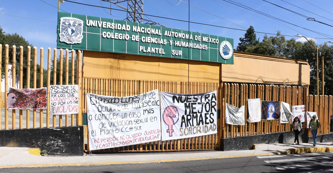 Estudiantes y padres de familia recuperaron a la fuerza instalaciones del CCH Sur