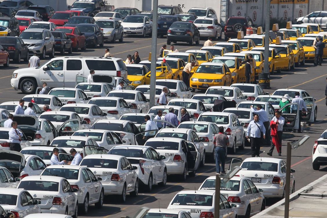 taxistas-aicm-pelea-denuncia