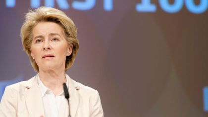 ursula-von-der-leyen-coronavirus-trump-vuelos