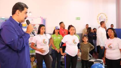 maduro-venezuela-mujeres-parir-niños