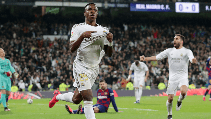 ¡LÍDERES! Real Madrid se llevó El Clásico con goles de Vinícius y Mariano