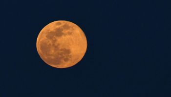 La Superluna rosa de Abril en Las Vegas