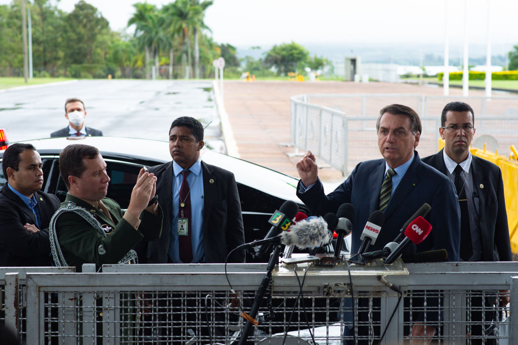 jair-bolsonaro-despide-ministro-salud-coronavirus