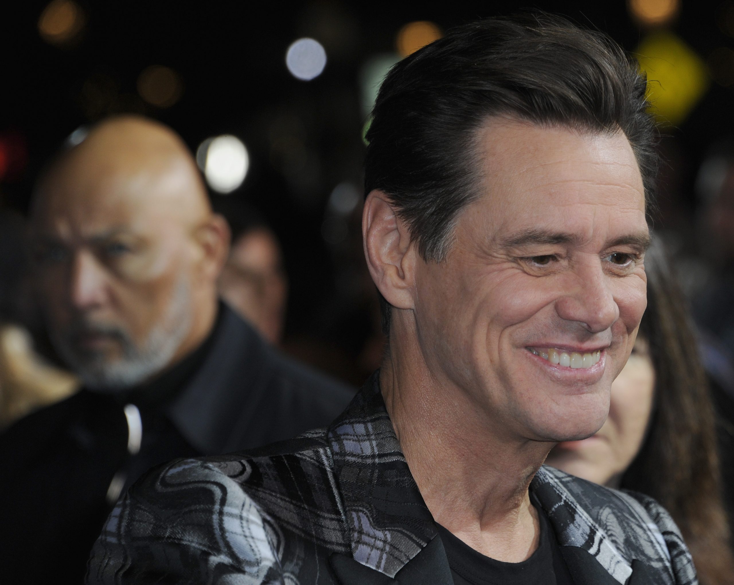 Jim Carrey genera polémica por toserle en la cara a Donald Trump