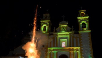 ‘El virus nos vale’; Arman fiesta patronal en colonia de León pese a la contingencia sanitaria