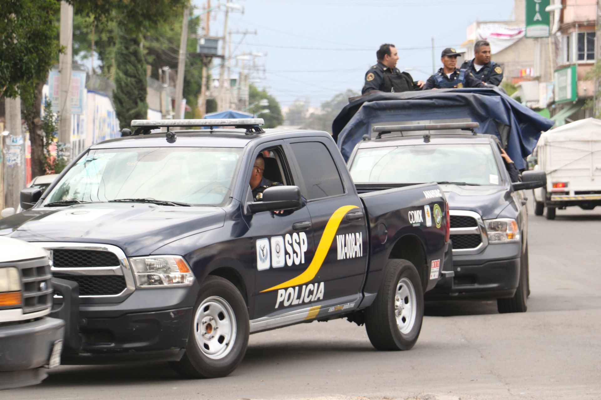 Atan con cinta a integrantes de una familia en Xochimilco para robar su casa