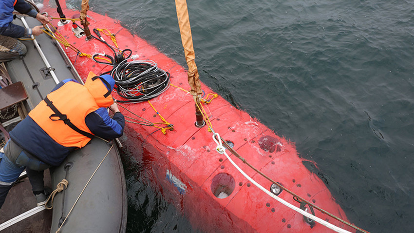 Submarino ruso alcanza el punto más profundo de la Tierra