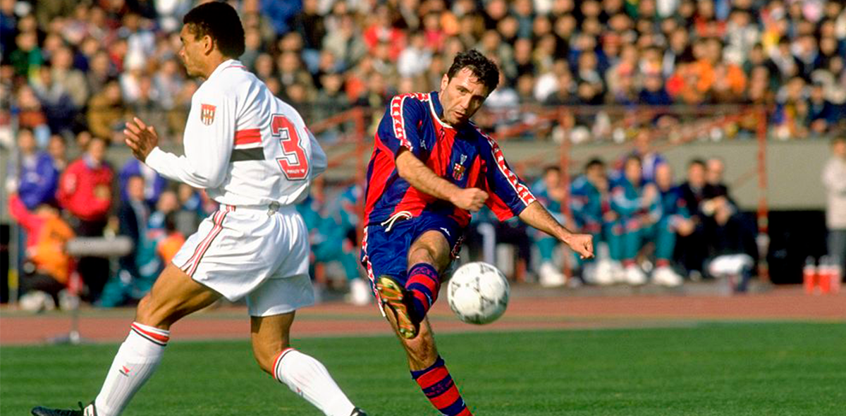 Stoichkov llamó "imbécil" a Van Gaal por su paso en el Barcelona