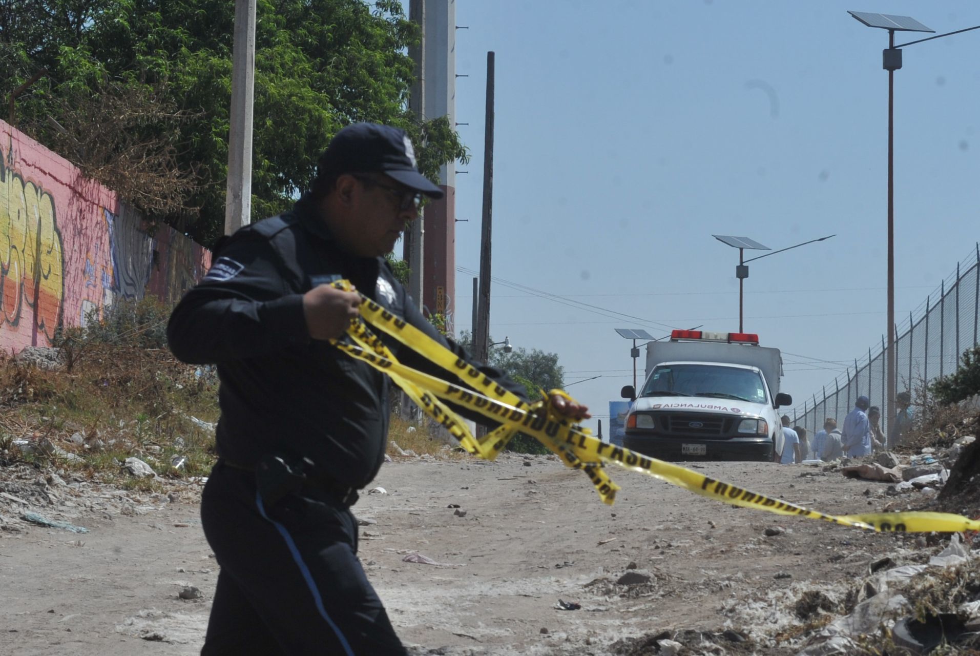 Encuentran el cuerpo sin vida de un niño de 4 años en terreno baldío de Ecatepec