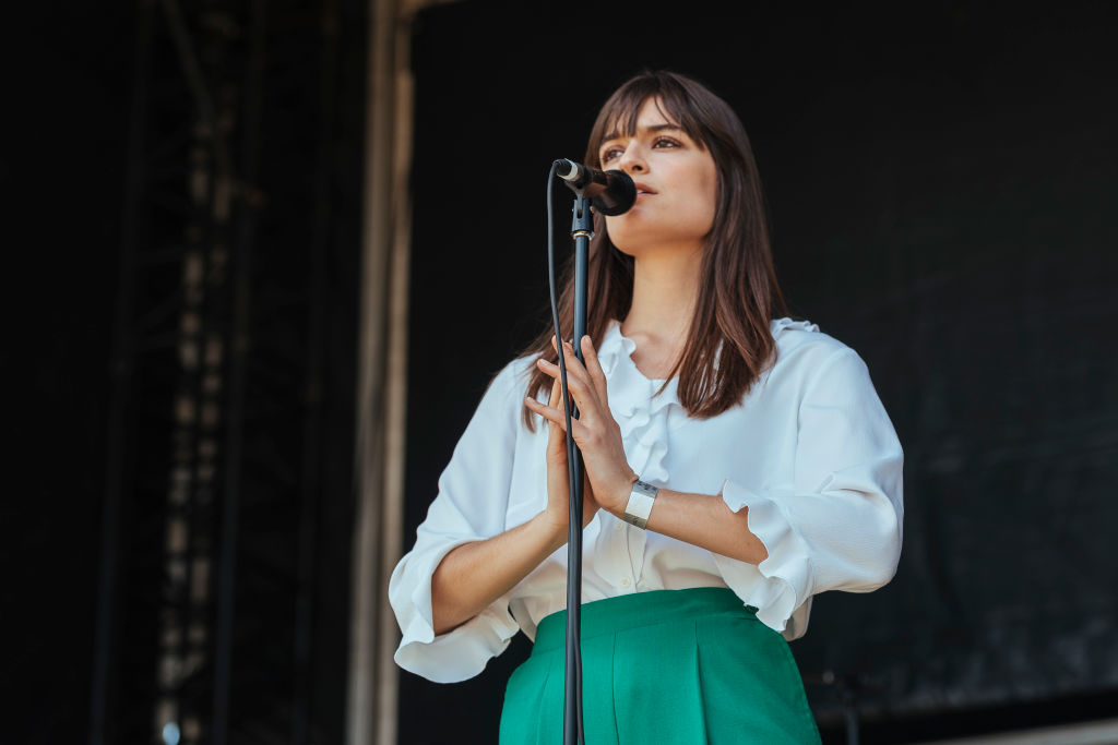 Alex Kapranos hizo un gran cover de "Summer Wine" en dueto con Clara Luciani