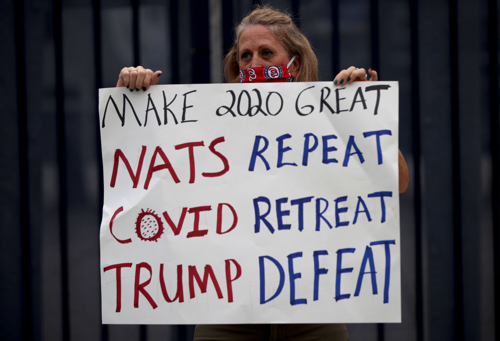 Tormenta en Washington, aficionados de cartón y protestas: Lo que dejó el Opening Day de la MLB