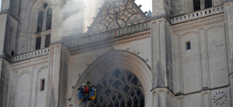 incendio en la Catedral de Nantes