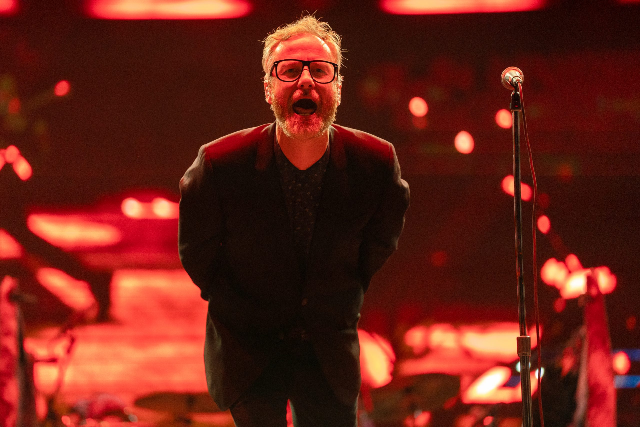 Matt Berninger de The National lanza una rola más como solista llamada "Distant Axis"