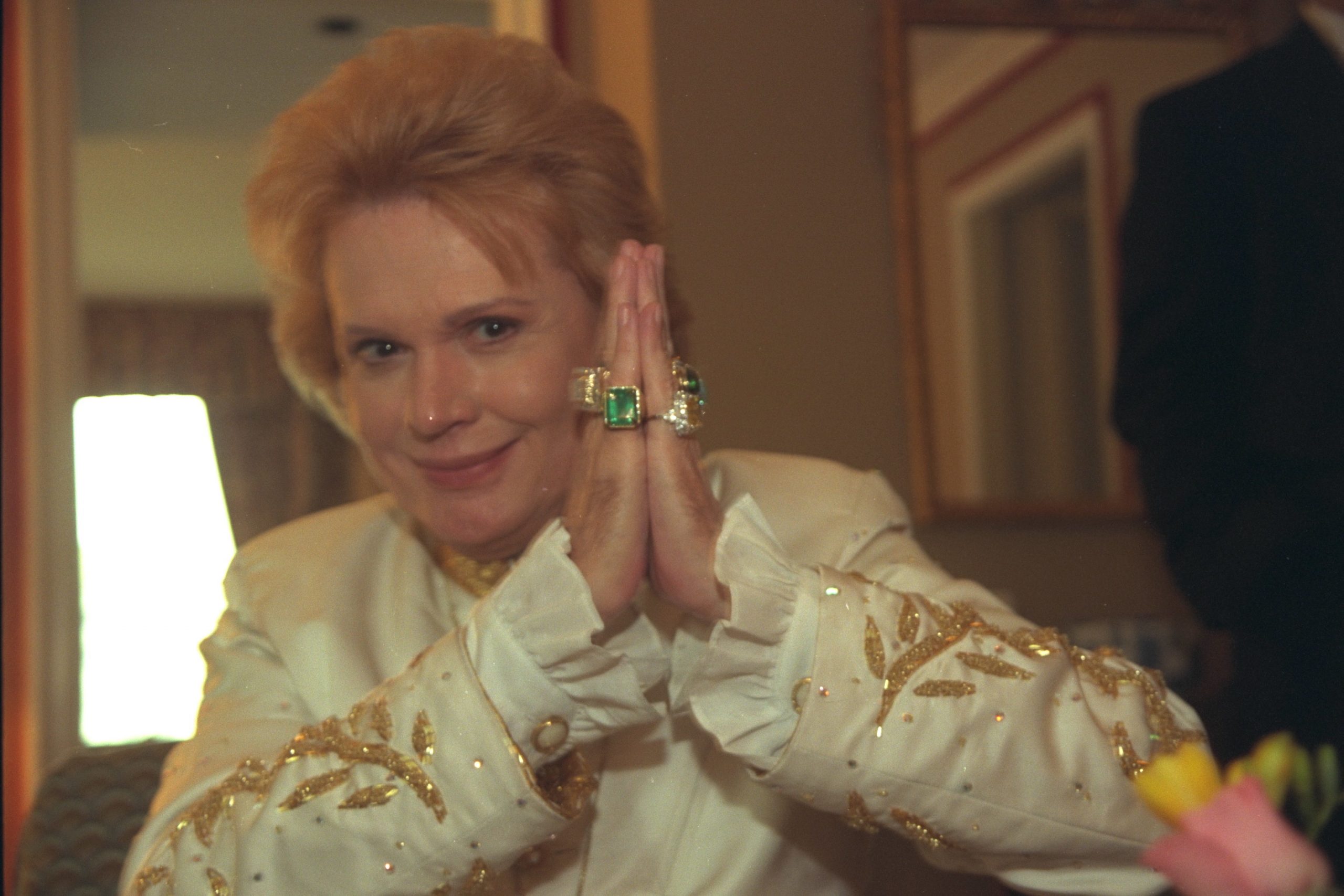 "Eres más famoso que Jesucristo": El día que Howard Stern halagó a Walter Mercado