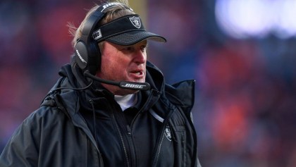 Coach de los Raiders hizo creer a sus jugadores que tenía coronavirus