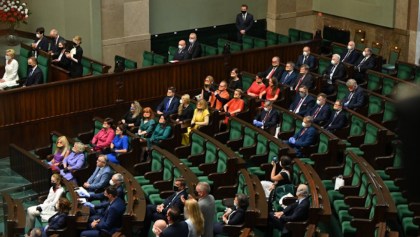 Diputadas-protesta-lgbti-polonia