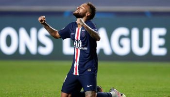 Neymar celebra el pase a la final del PSG en la UEFA Champions League