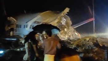 accidente-avion-aterrizaje-air-india-calcuta-muertos-heridos-02