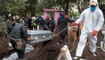 México supera las 60 mil muertes por coronavirus; van más de 556 mil contagios