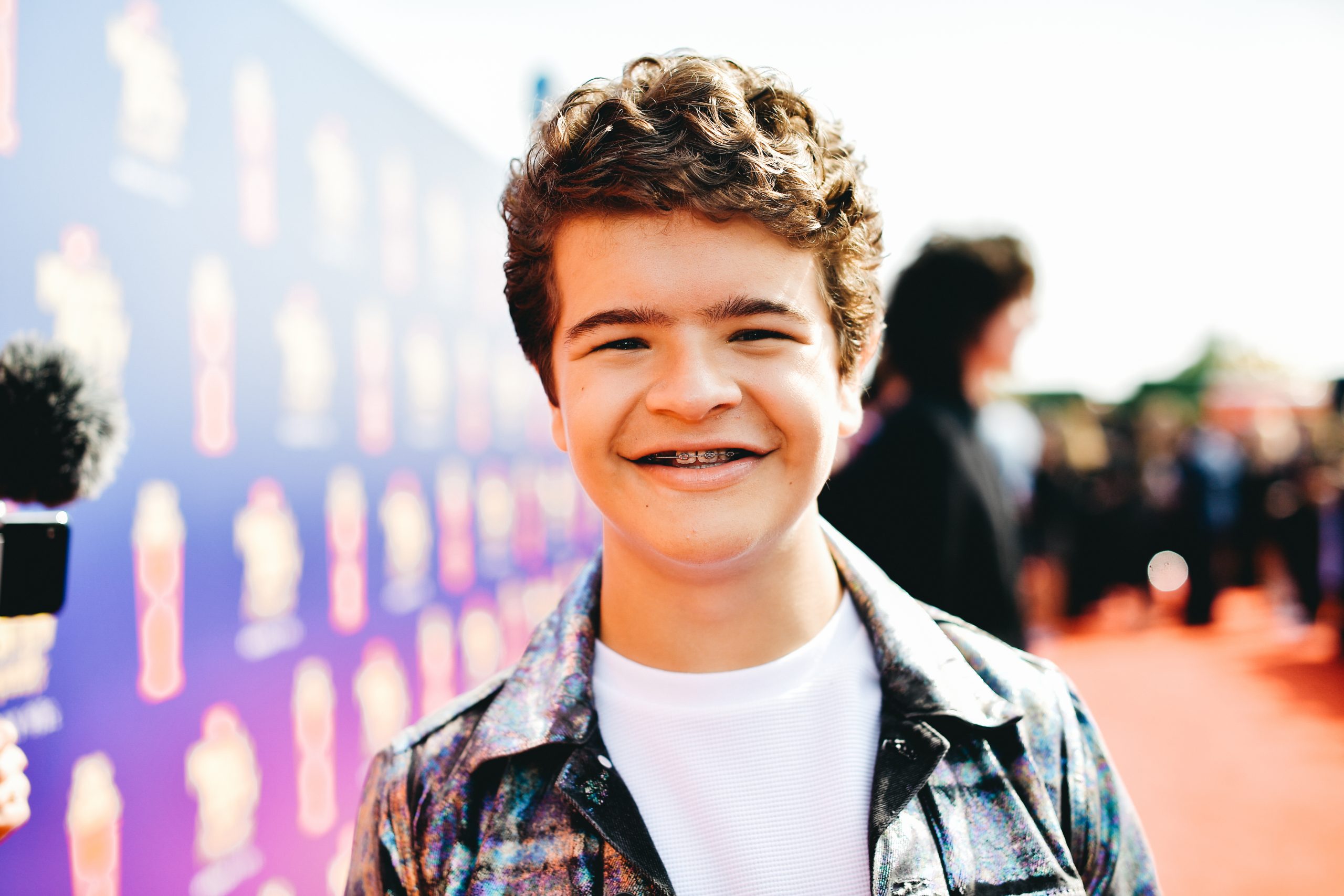 Gaten Matarazzo de 'Stranger Things' trabaja como mesero durante la cuarentena