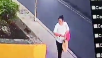 mujer-abandona-perro-perrito-gasolinera-cdmx-video-01