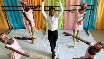 ¡Qué talento! Niño nigeriano gana beca de una escuela de ballet en Nueva York por un video viral