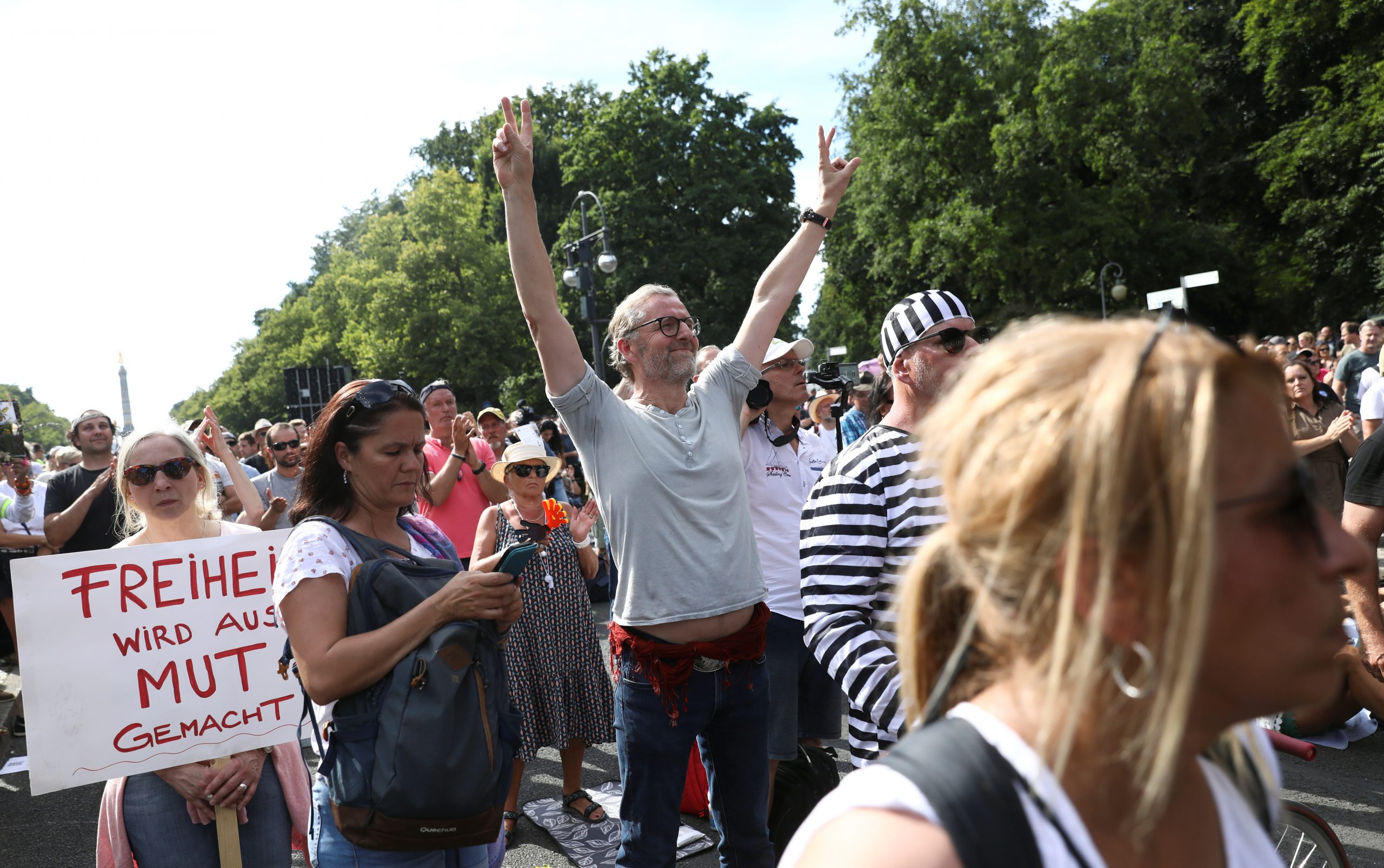 Protestan en Berlín contra las medidas sanitarias para contener al coronavirus