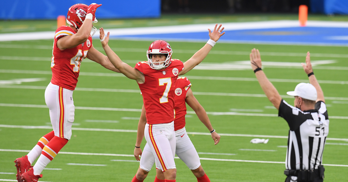 Butker salva a Mahomes y a los Chiefs de las artimañas de los Chargers en tiempo extra