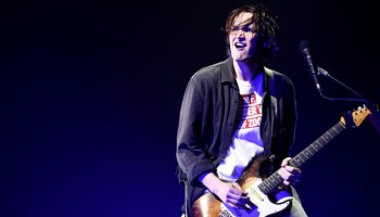 ¡Josh Klinghoffer anuncia nuevo álbum y comparte "The Night Won't Scare Me"!